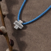 Крест из серебра на текстильном шнурке