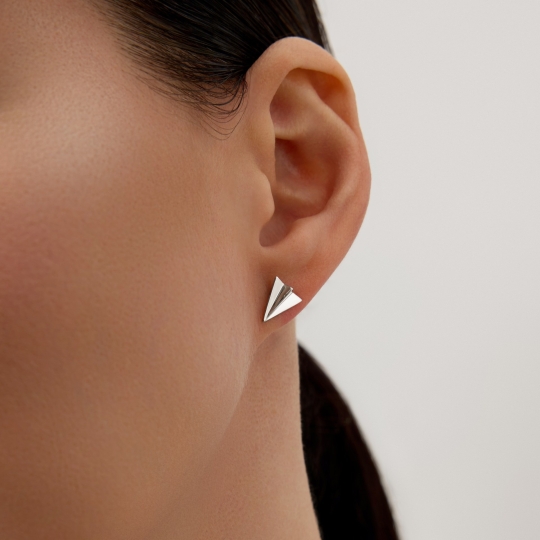 Серьги из серебра с сапфировыми корундами и фианитами