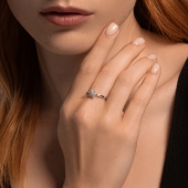 Кольцо из белого золота с бриллиантами