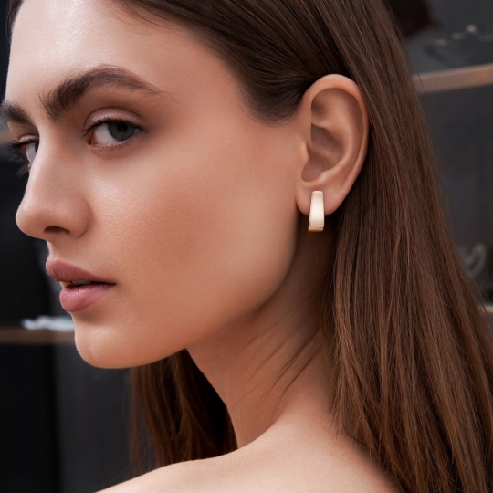 Серьги из белого золота с выращенными бриллиантами