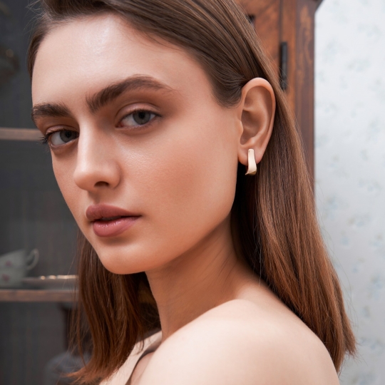 Серьги из белого золота с выращенными бриллиантами