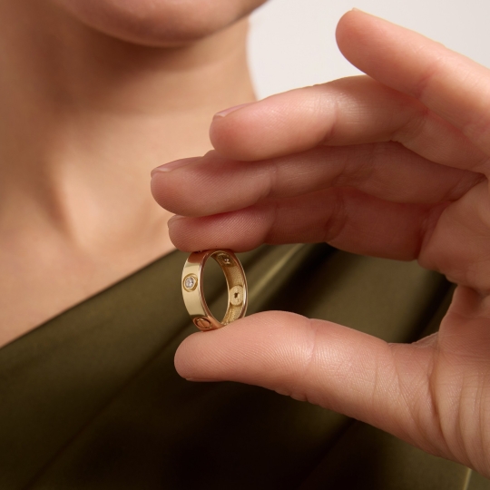 Кольцо из золота с сапфирами