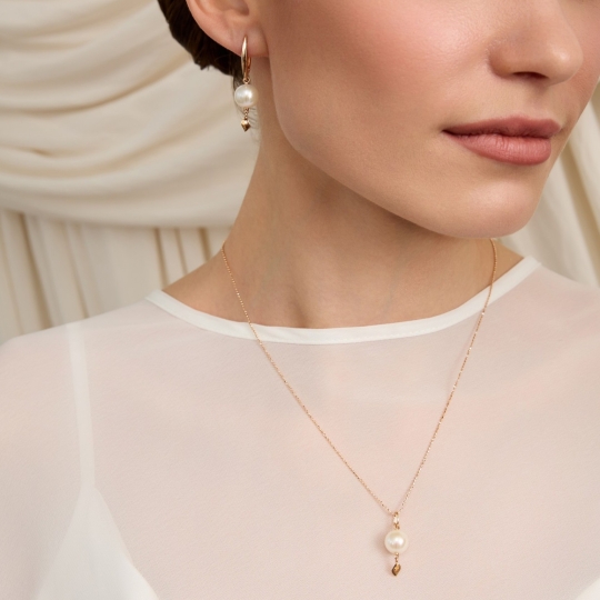 Подвеска из золота с жемчугом