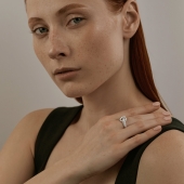 Кольцо из серебра с фианитами