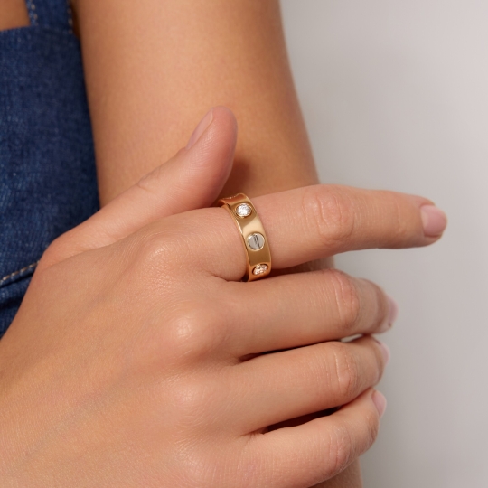 Кольцо из золота с фианитами