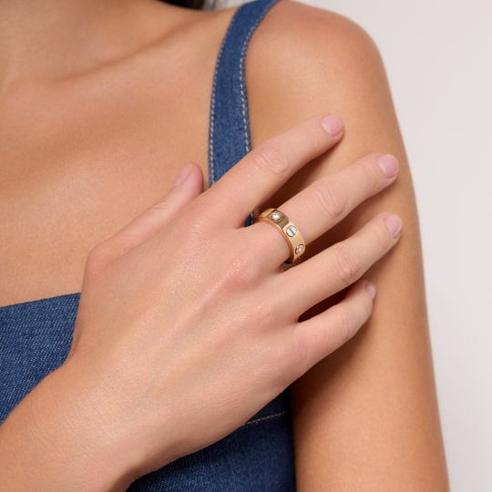 Кольцо из золота с фианитами