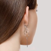 Одиночная серьга из серебра 