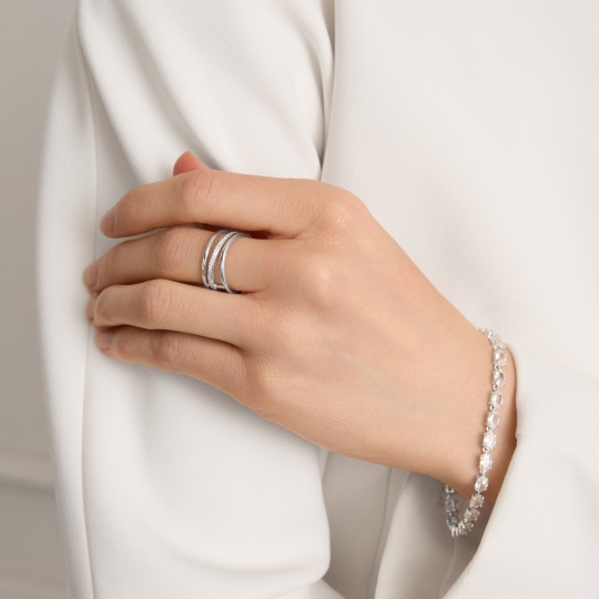 Кольцо из серебра с фианитами