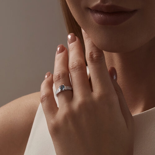 Кольцо из белого золота с бриллиантами и танзанитом