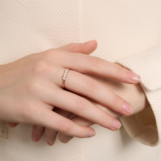 Кольцо из золота с фианитами