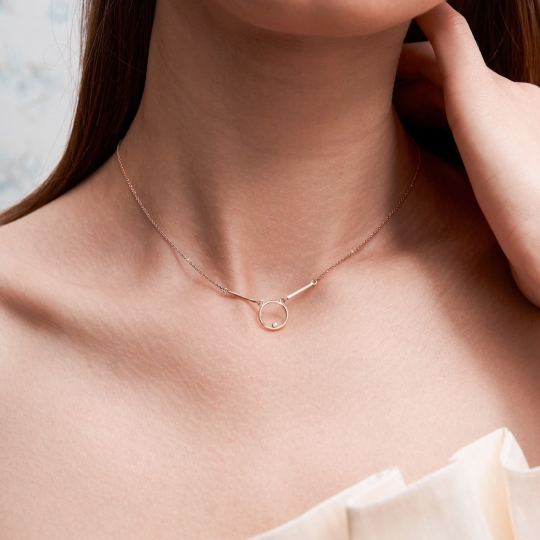 Колье на леске с золотыми вставками и фианитом