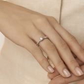 Кольцо из белого золота с бриллиантами