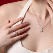 Кольцо из белого золота с бриллиантами