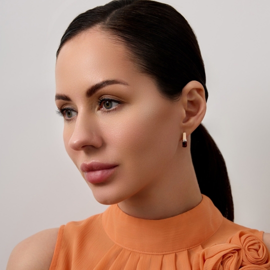 Серьги из золота с гранатами и фианитами