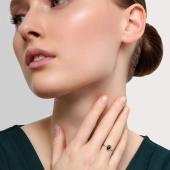 Кольцо из золота с бриллиантами и сапфиром