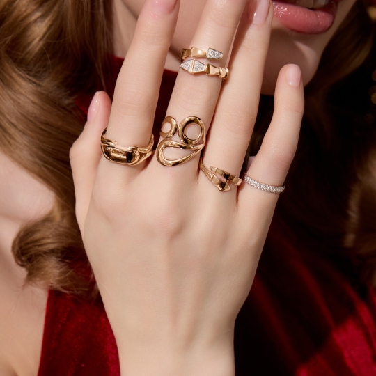 Кольцо из золота с сапфировым корундом