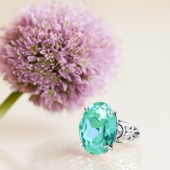 Кольцо из серебра с ювелирным кристаллом