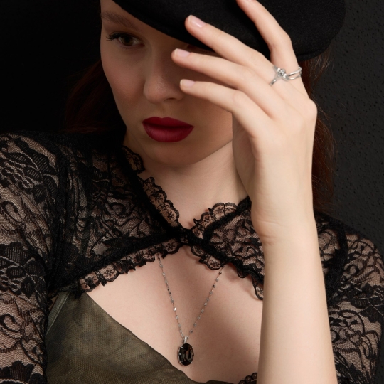 Подвеска из серебра с фианитами "Сердце"