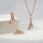 Серьги из золота с фианитами