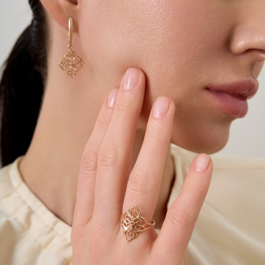 Кольцо из золота с фианитами