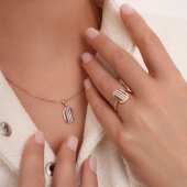 Кольцо из золота с фианитами