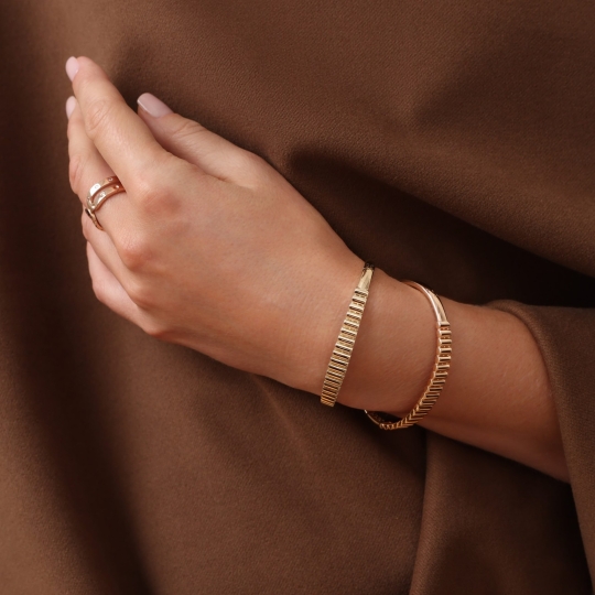 Браслет "красная нить" из золота