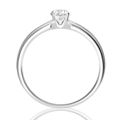 Кольцо из белого золота с бриллиантом