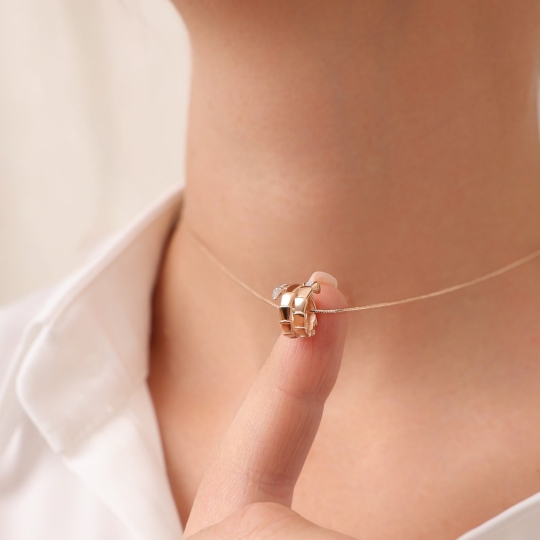 Подвеска из комбинированного золота