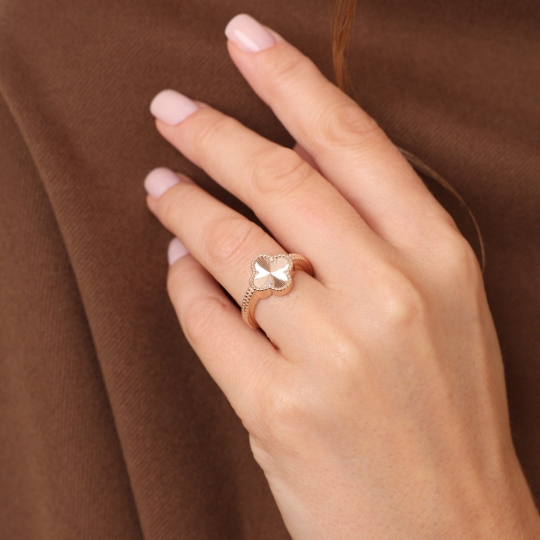 Кольцо из золота с опалом и фианитами