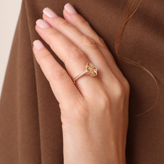 Кольцо из золота с опалом и фианитами