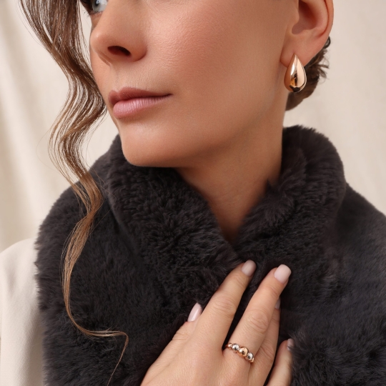 Серьги из золота с бриллиантами и изумрудами