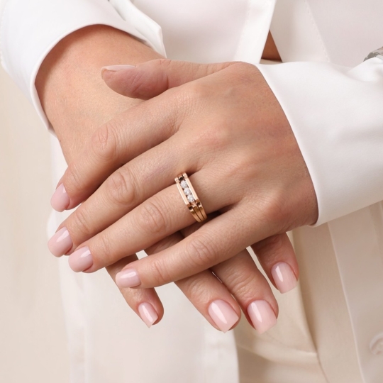 Кольцо из золота с фианитами