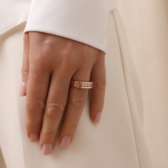 Кольцо из золота с фианитами