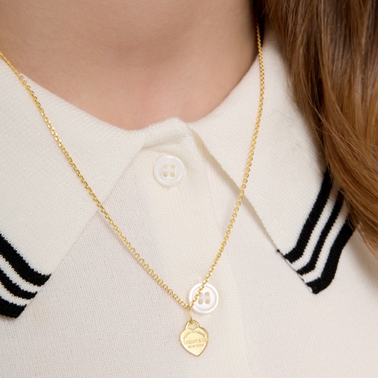 Подвеска из золота с перламутром