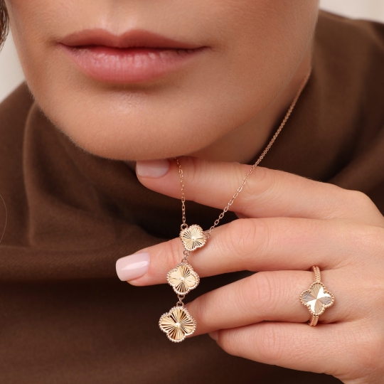 Колье из золота 