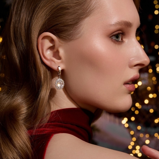 Серьги из серебра с ювелирными кристаллами