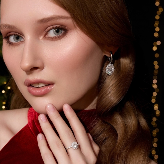 Серьги из серебра с фианитами