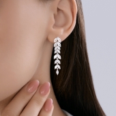 Серьги из серебра с фианитами