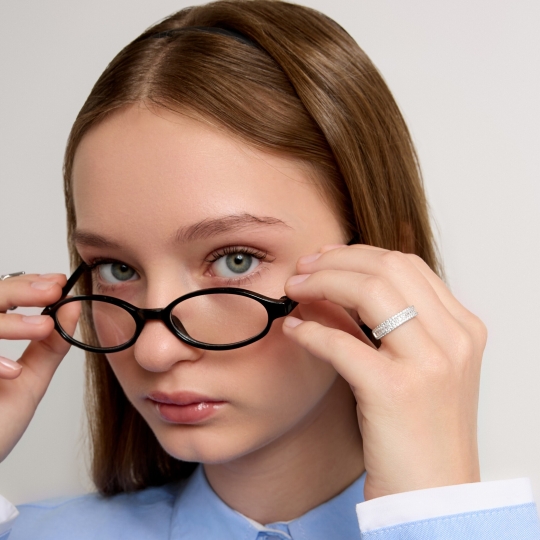 Кольцо из серебра с фианитами