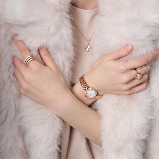 Кольцо из золота со Swarovski Zirconia