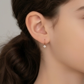 Серьги из комбинированного золота с бриллиантами