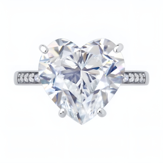 Кольцо из серебра с фианитами