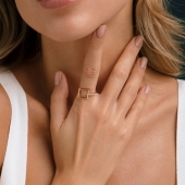 Кольцо из золота с фианитами