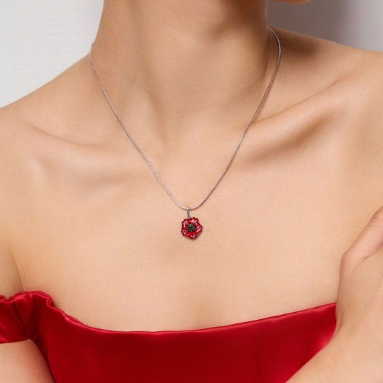 Подвеска из серебра с ювелирным кристаллом