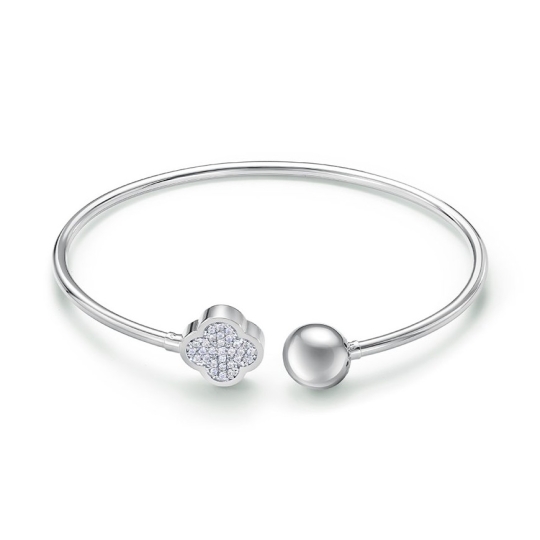 Браслет из серебра с бриллиантом