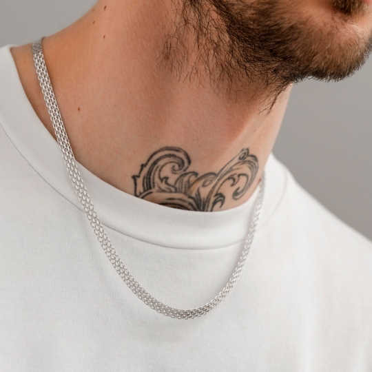 Шнурок из черного текстиля с серебряным замком