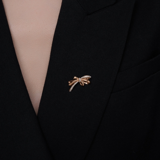 Брошь из золота с фианитами