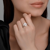 Кольцо из серебра с фианитами