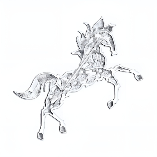 Брошь из серебра с фианитами "Лев"