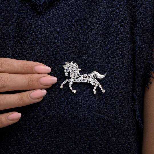 Брошь из серебра с фианитами "Лев"